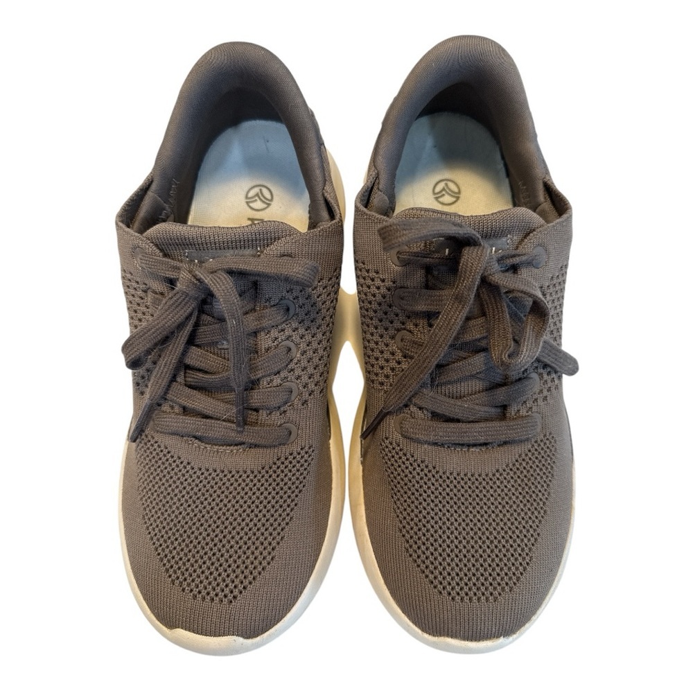 Kizik Slip on Lima Athletic Shoes with Breathable Mesh and Lightweight Design